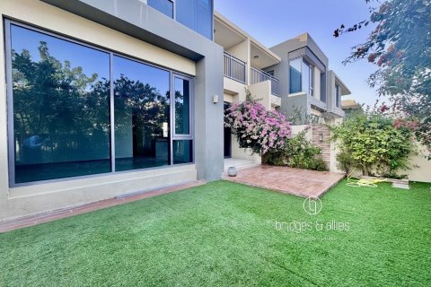 Villa in Dubai Hills Estate, Dubai 4 bedrooms, 202 sq.m. № 98066 - photo 9