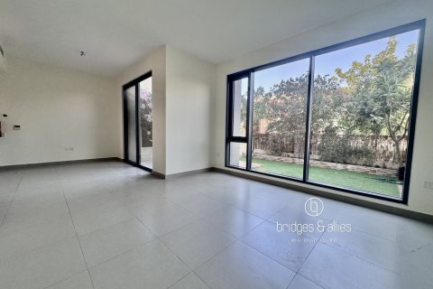 Villa in Dubai Hills Estate, Dubai 4 bedrooms, 202 sq.m. № 98066 - photo 7