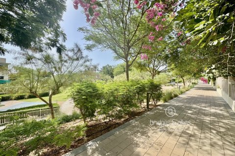 Villa in Dubai Hills Estate, Dubai 4 bedrooms, 202 sq.m. № 98066 - photo 22