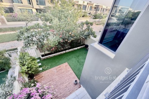 Villa in Dubai Hills Estate, Dubai 4 bedrooms, 202 sq.m. № 98066 - photo 10