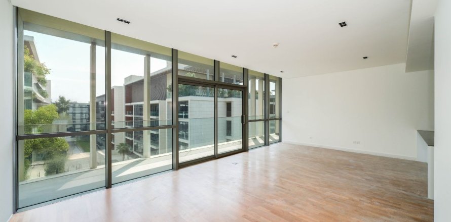 Квартира в Аль-Васле, Дубай, 2 спальни, 157м², № 72099