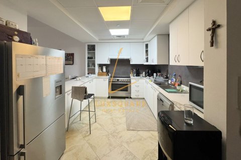 Снять в аренду квартиру в Uptown Motor City, Motor City, Дубай: 3 спальни, 272м², № 72097 - фото 3