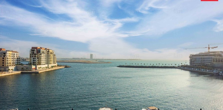 Apartment in Dubai 4 bedrooms, 307.1 sq.m. № 141647