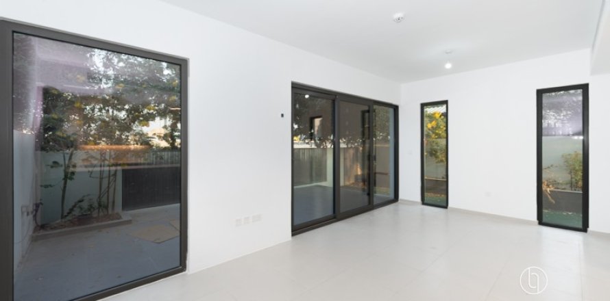 Вилла в Tilal Al Ghaf, Дубай, 4 спальни, 140м², № 90922