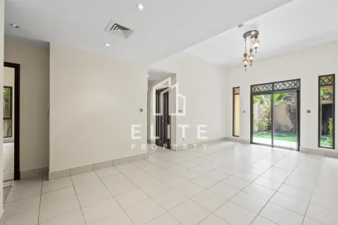 Apartment in Reehan, Old Town, Dubai 2 bedrooms, 282 sq.m. № 59480 - photo 2