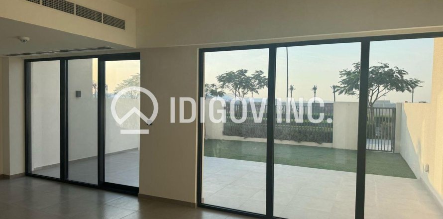 Villa en The Valley, Dubai, 3 dormitorios, 166 m², № 38296