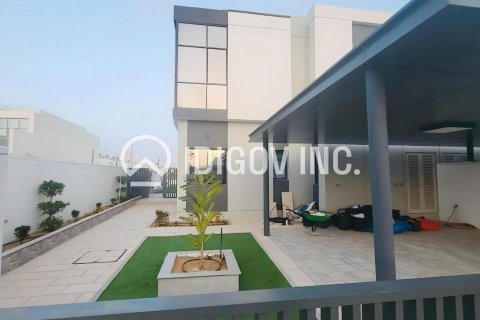 Adosado en Al Furjan, Dubai, 4 dormitorios, 356 m², № 38300 - foto 2