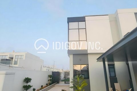 Adosado en Al Furjan, Dubai, 4 dormitorios, 356 m², № 38300 - foto 1