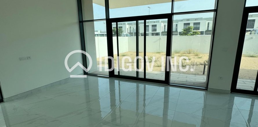 Вилла в Murooj Al Furjan, Al Furjan, Дубай, 4 спальни, 323м², № 38299