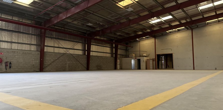 Almacén en Dubai Investment Park, Dubai, 475.2 m², № 4195