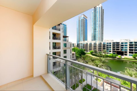 Apartment in The Views, Dubai 2 bedrooms, 121.89 sq.m. № 138900