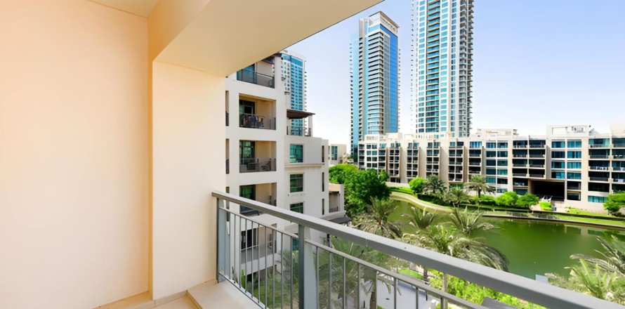 Apartment in The Views, Dubai 2 bedrooms, 121.89 sq.m. № 138900