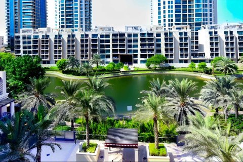 Apartment in The Views, Dubai 2 bedrooms, 121.89 sq.m. № 138900 - photo 14
