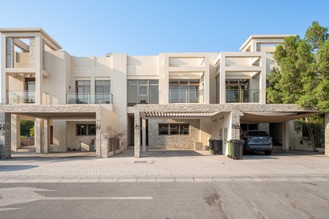 Townhouse in Meydan, Dubai 3 bedrooms, 235.22 sq.m. № 138906 - photo 16