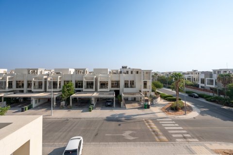 Townhouse in Meydan, Dubai 3 bedrooms, 235.22 sq.m. № 138906 - photo 9