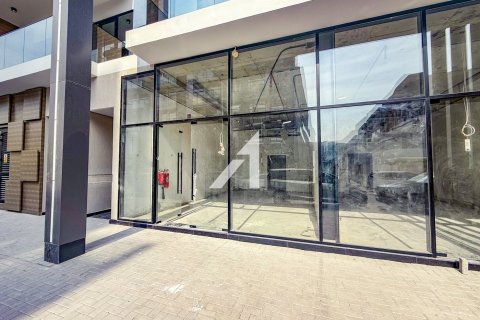 Снять в аренду магазин в Джумейра Вилладж Серкл, Дубай: 55.6м², № 72052 - фото 3
