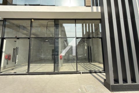 Снять в аренду магазин в Джумейра Вилладж Серкл, Дубай: 57.8м², № 72053 - фото 1