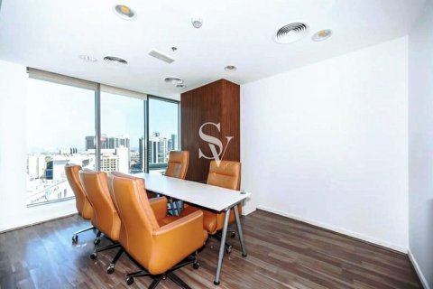 Снять в аренду офис в Barsha Heights (Tecom), Дубай: 69м², № 114558 - фото 2
