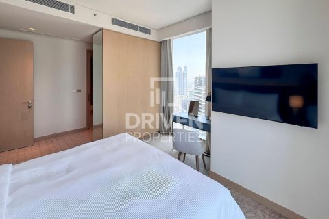 Apartment in Vida Residences Dubai Mall, Downtown Dubai (Downtown Burj Dubai), Dubai 3 bedrooms, 140.66 sq.m. № 129346 - photo 3