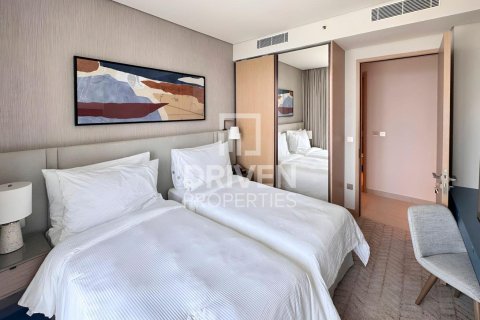 Apartment in Vida Residences Dubai Mall, Downtown Dubai (Downtown Burj Dubai), Dubai 3 bedrooms, 140.66 sq.m. № 129346 - photo 14