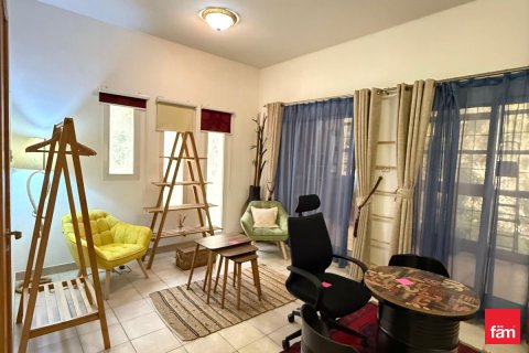 Снять в аренду таунхаус в Дубае: 4 спальни, 285м², № 40683 - фото 3