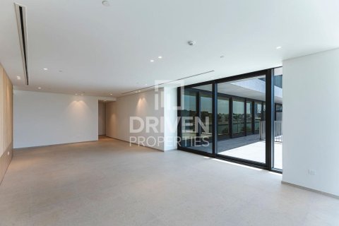Apartment in Jumeirah, Dubai 4 bedrooms, 341.42 sq.m. № 140867 - photo 4