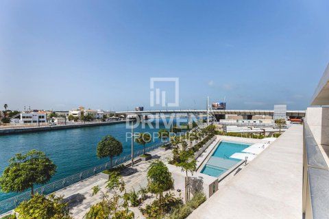 Apartment in Jumeirah, Dubai 4 bedrooms, 341.42 sq.m. № 140867 - photo 23