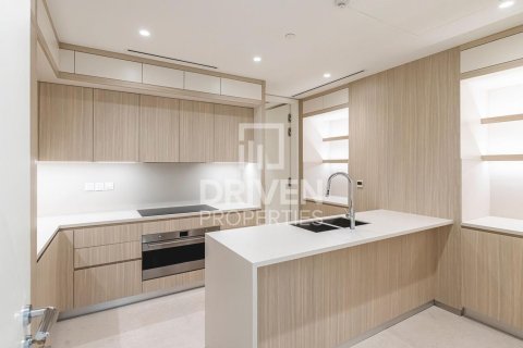 Apartment in Jumeirah, Dubai 4 bedrooms, 341.42 sq.m. № 140867 - photo 6