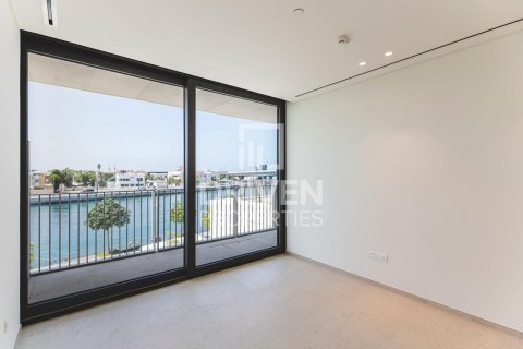Apartment in Jumeirah, Dubai 4 bedrooms, 341.42 sq.m. № 140867 - photo 8