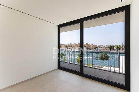 Apartment in Jumeirah, Dubai 4 bedrooms, 341.42 sq.m. № 140867 - photo 9
