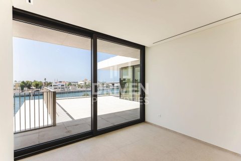 Apartment in Jumeirah, Dubai 4 bedrooms, 341.42 sq.m. № 140867 - photo 11