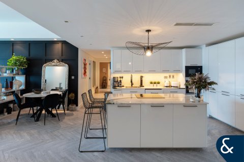 Apartamento en Palm Jumeirah, Dubai, 3 dormitorios, 227 m², № 79334 - foto 3