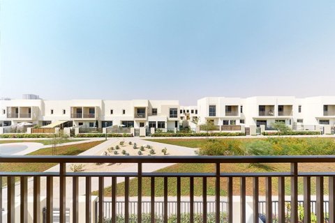 Adosado en Noor Townhouses, Town Square, Dubai, 3 dormitorios, 188.22147800 m², № 13308 - foto 3