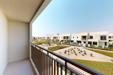 Adosado en Noor Townhouses, Town Square, Dubai, 3 dormitorios, 188.22147800 m², № 13308 - foto 7