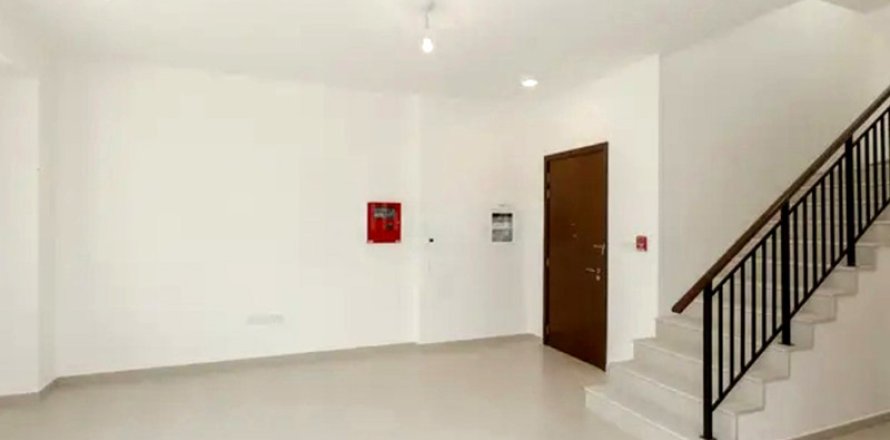 Adosado en Noor Townhouses, Town Square, Dubai, 3 dormitorios, 188.221 m², № 13308