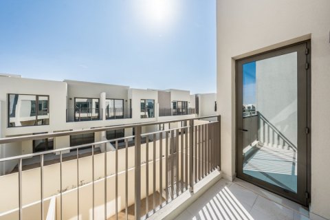 Снять в аренду таунхаус в Dubai South (Dubai World Central), Дубай: 3 спальни, 180.56998692м², № 13307 - фото 7