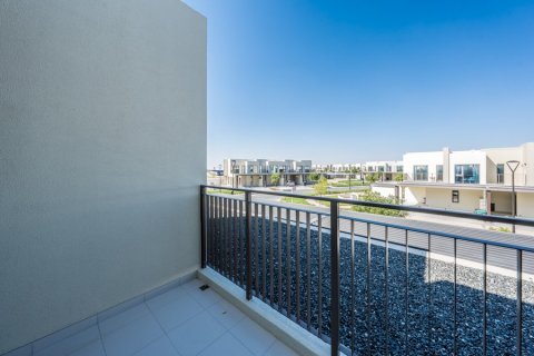 Снять в аренду таунхаус в Dubai South (Dubai World Central), Дубай: 3 спальни, 180.56998692м², № 13307 - фото 2