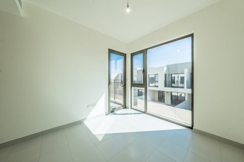 Снять в аренду таунхаус в Dubai South (Dubai World Central), Дубай: 3 спальни, 180.56998692м², № 13307 - фото 10