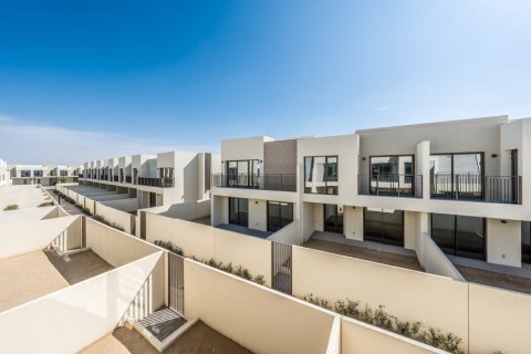 Снять в аренду таунхаус в Dubai South (Dubai World Central), Дубай: 3 спальни, 180.56998692м², № 13307 - фото 8