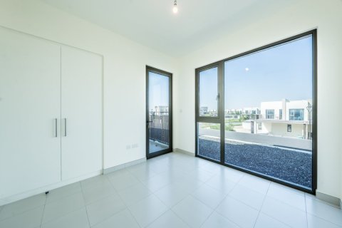 Снять в аренду таунхаус в Dubai South (Dubai World Central), Дубай: 3 спальни, 180.56998692м², № 13307 - фото 17
