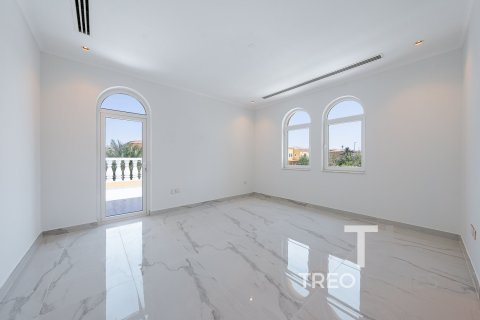 Villa in Legacy, Jumeirah Park, Dubai 5 bedrooms, 474 sq.m. № 13347 - photo 21
