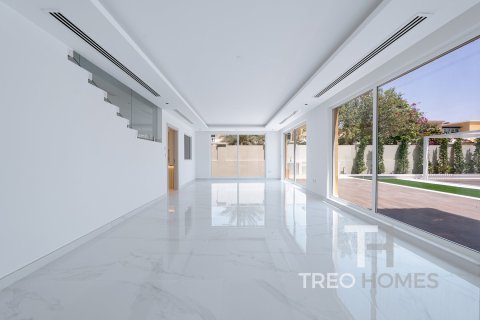 Villa in Legacy, Jumeirah Park, Dubai 5 bedrooms, 474 sq.m. № 13347 - photo 6