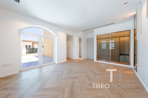 Villa in Legacy, Jumeirah Park, Dubai 5 bedrooms, 474 sq.m. № 13347 - photo 25