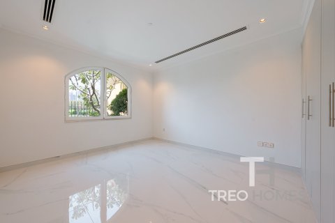 Villa in Legacy, Jumeirah Park, Dubai 5 bedrooms, 474 sq.m. № 13347 - photo 10