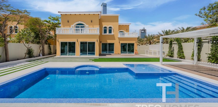 Villa in Legacy, Jumeirah Park, Dubai 5 bedrooms, 474 sq.m. № 13347
