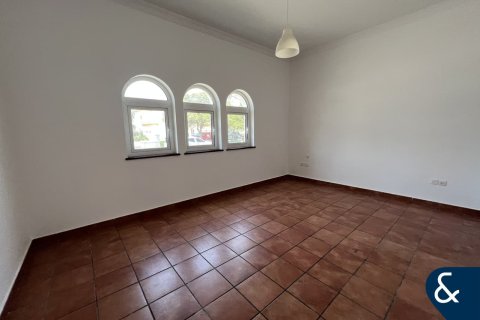 Снять в аренду виллу в The Villa, Дубай: 5 спален, 660м², № 79188 - фото 5