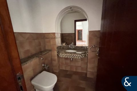 Снять в аренду виллу в The Villa, Дубай: 5 спален, 660м², № 79188 - фото 23