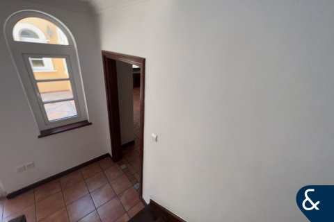 Снять в аренду виллу в The Villa, Дубай: 5 спален, 660м², № 79188 - фото 9