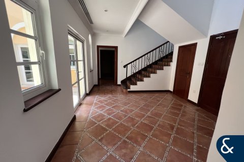 Снять в аренду виллу в The Villa, Дубай: 5 спален, 660м², № 79188 - фото 6