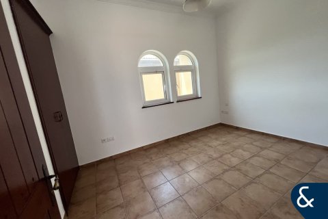 Снять в аренду виллу в The Villa, Дубай: 5 спален, 660м², № 79188 - фото 18